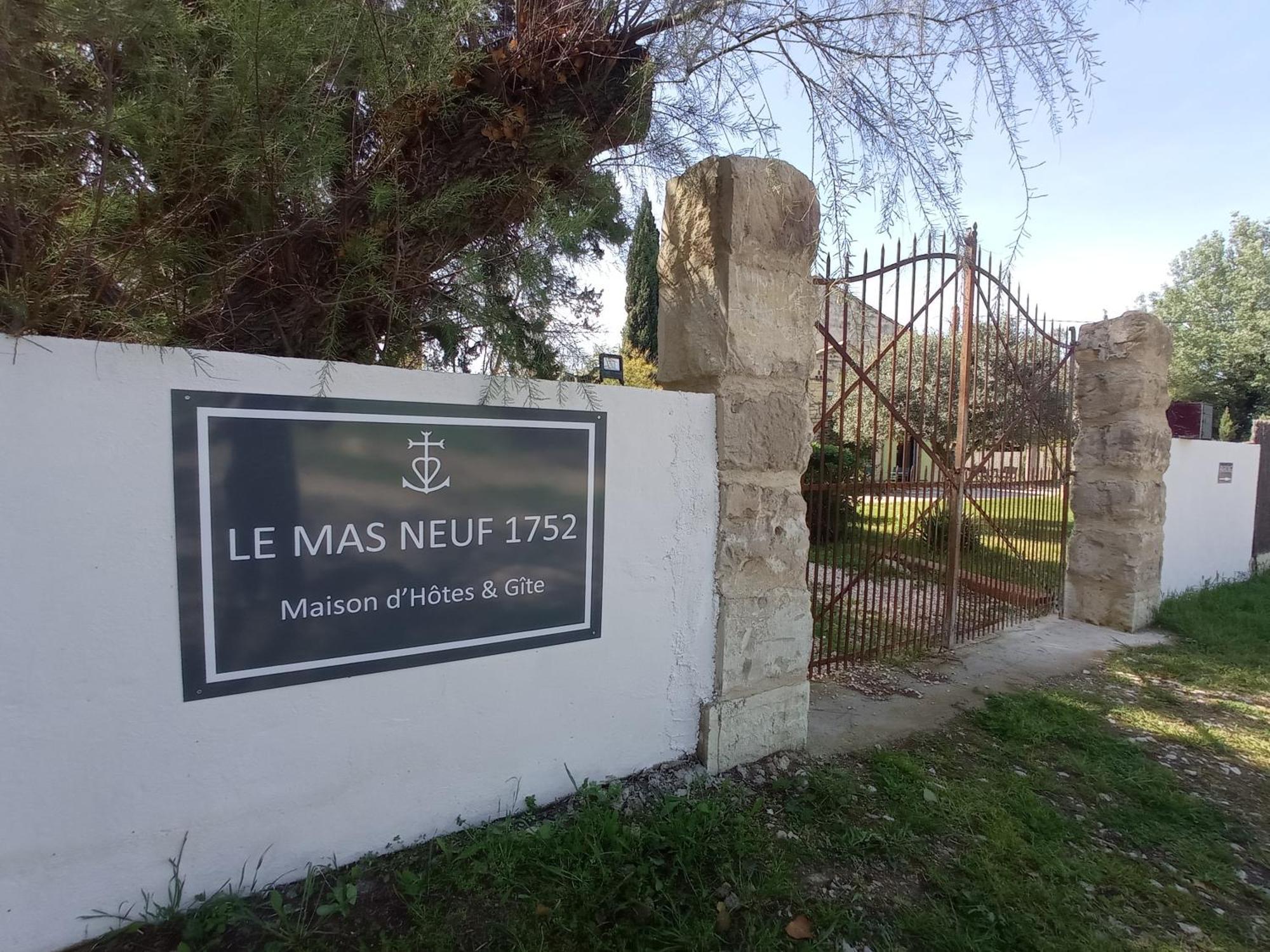 Le Mas Neuf 1752 Arles Exterior foto